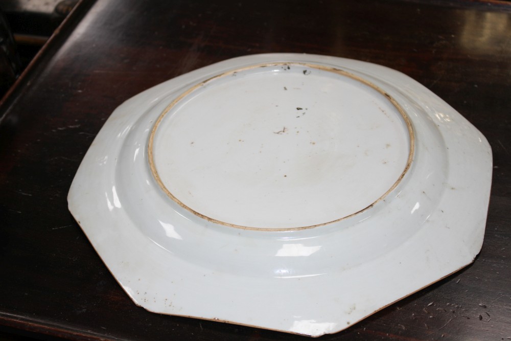 An 18th century Chinese export blue and white octagonal dish, 33cm